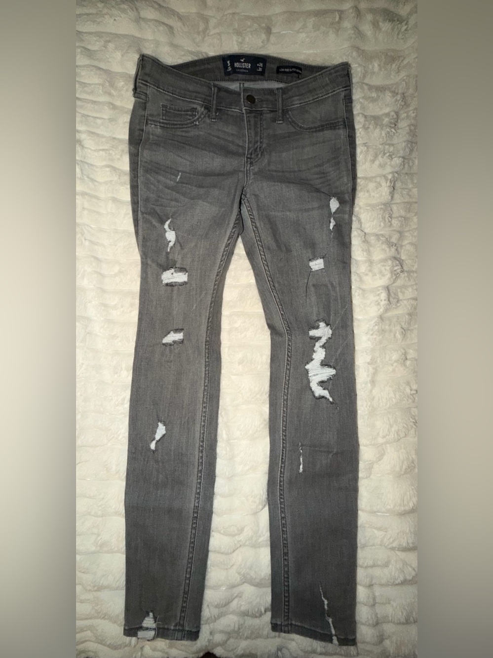 Hollister Low-rise Gray Ripped super Skinny Jeans
